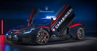 Maserati MC Pura, de 630 cv, estreia na polícia italiana Maserati MC Pura, de 630 cv, estreia na polícia italiana