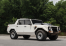 Lamborghini LM002: 40 anos do SUV que nasceu antes da hora